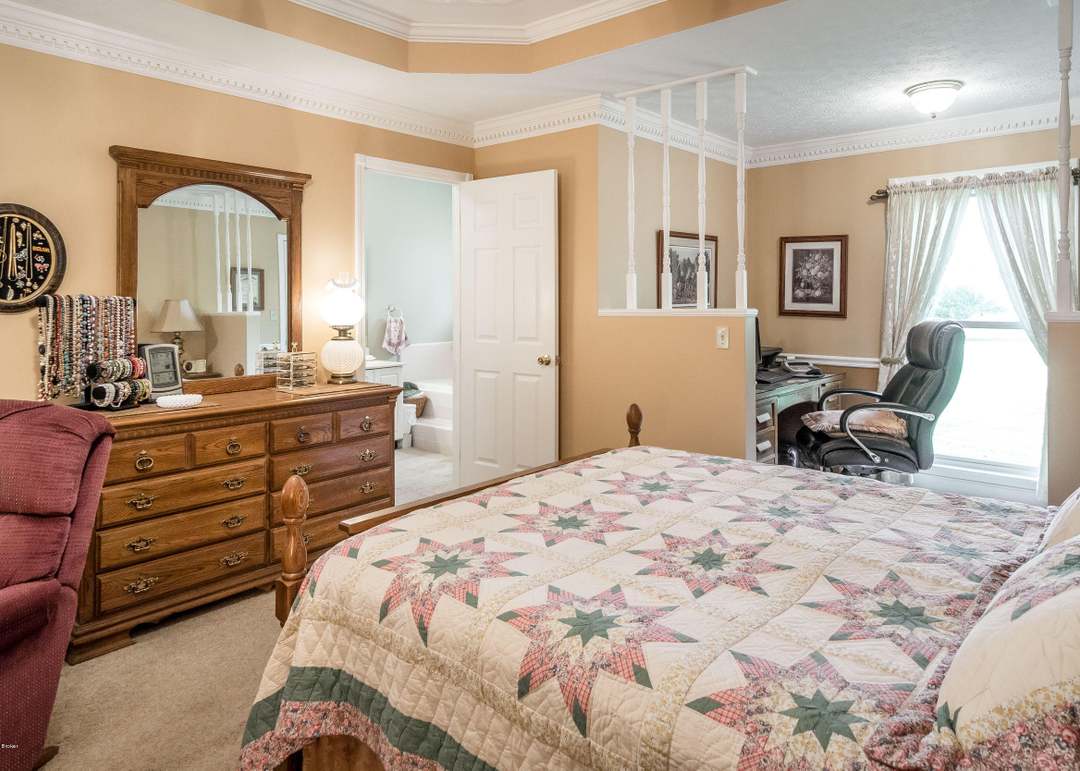 3107 E Hebron Ln, Shepherdsville, KY 40165