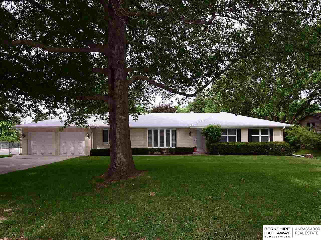 2424 Royal Wood Dr, Omaha, NE 68144 MLS 21810024 Redfin