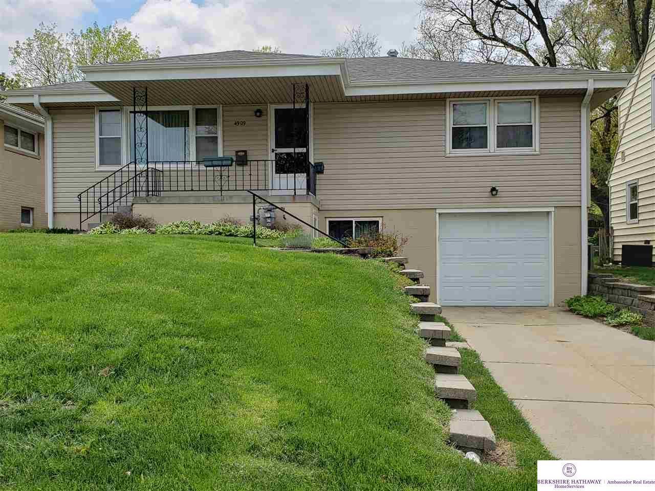 4909 Manderson St Omaha Ne 68104 Mls 21909038 Redfin 4909 Manderson St Omaha Ne 68104