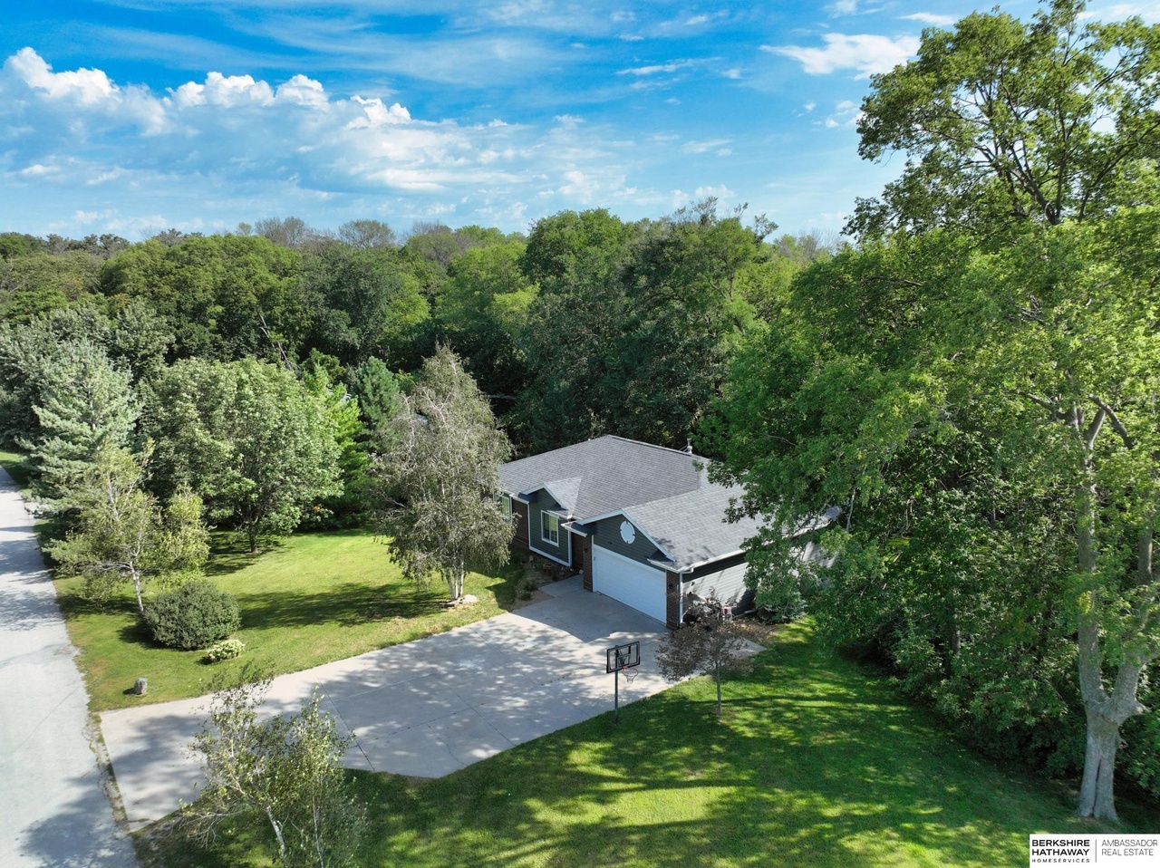 54971 Emerald Ln, Glenwood, IA 51534