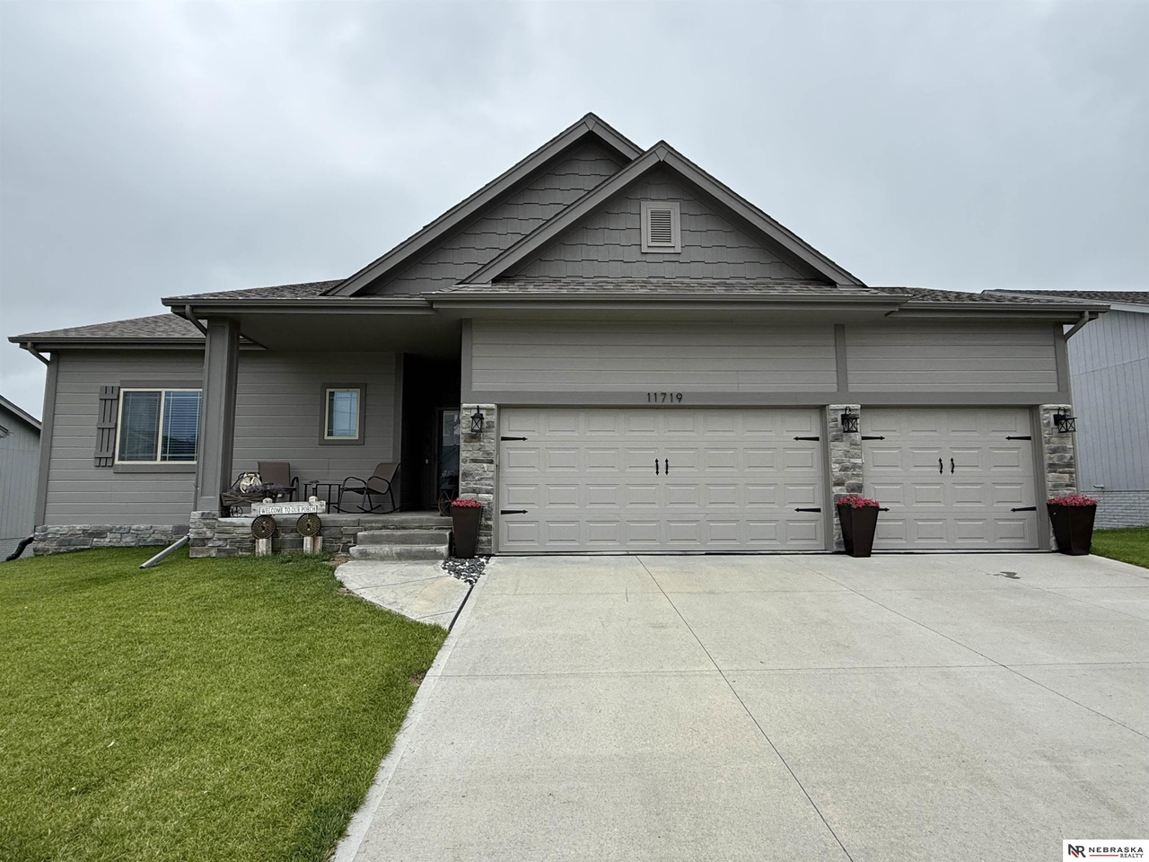 egeg＊shop 11719 S 113 Ave, Papillion, NE 68046 | MLS# 22519353 | Redfin
