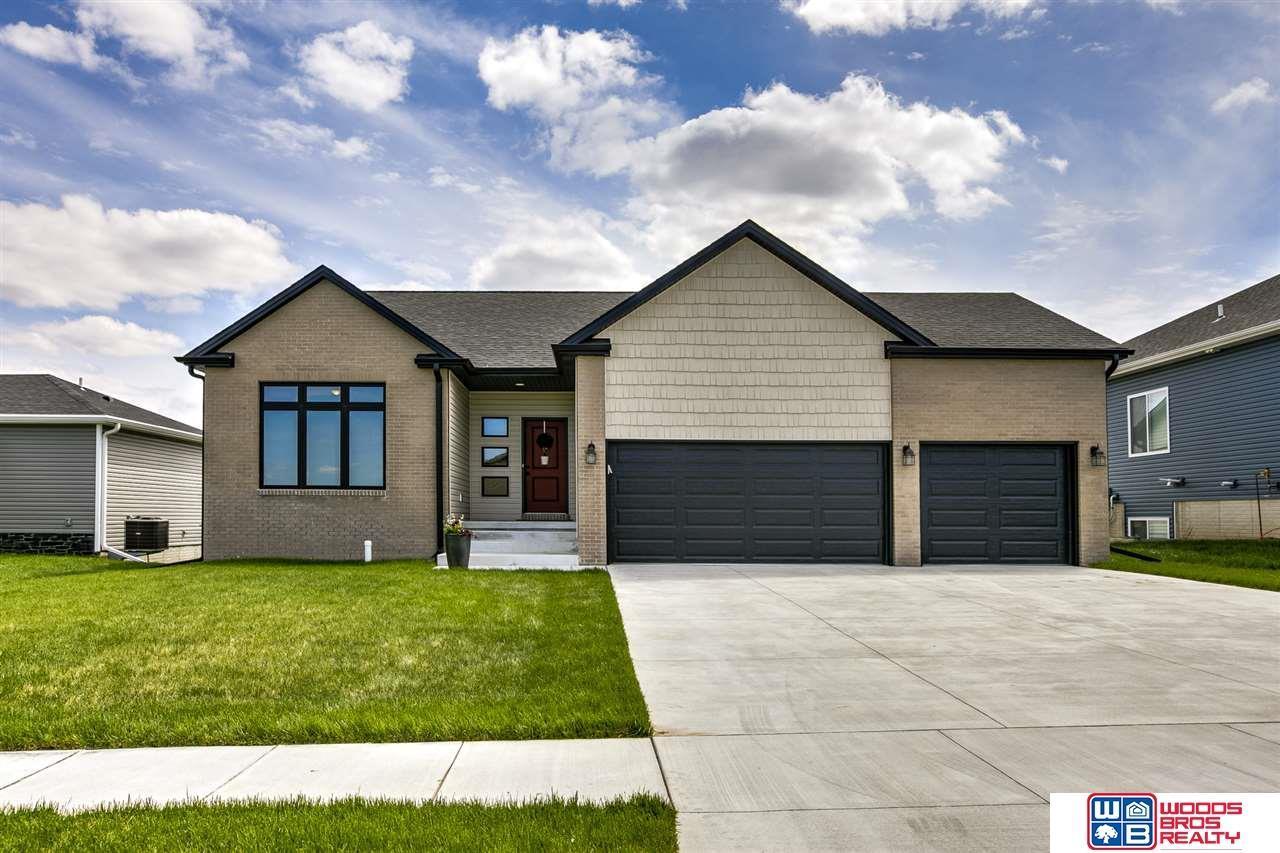 7911 Hayek Dr, Lincoln, NE 68516 | MLS# 21909398 | Redfin