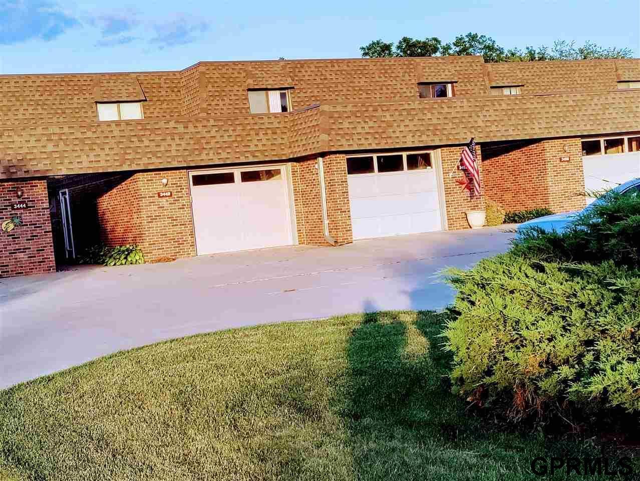 3448 Neerpark Dr, Lincoln, NE 68506 | MLS# 22112596 | Redfin