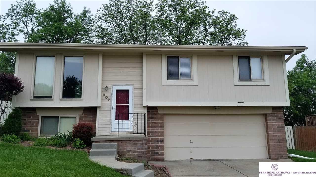 302 Fort St Papillion Ne 68046 Mls 21808679 Redfin