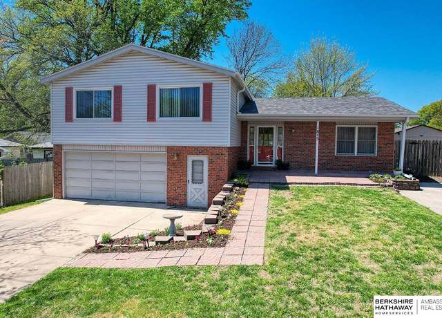 Property at 1815 N 68th St, Lincoln, NE 68505, 4 beds, 3 baths