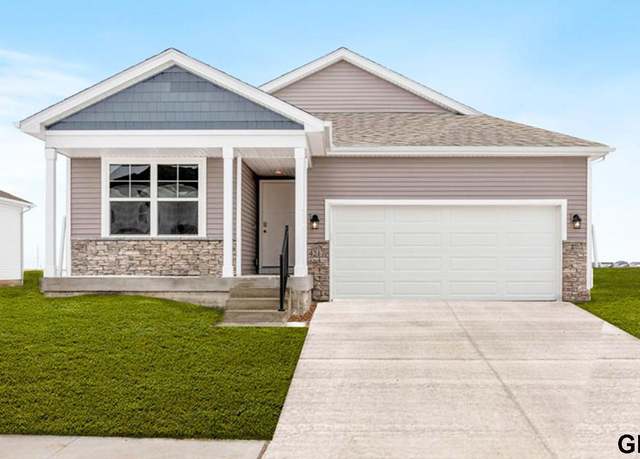 Property at 11462 Port Royal Dr, Papillion, NE 68046, 4 beds, 3 baths