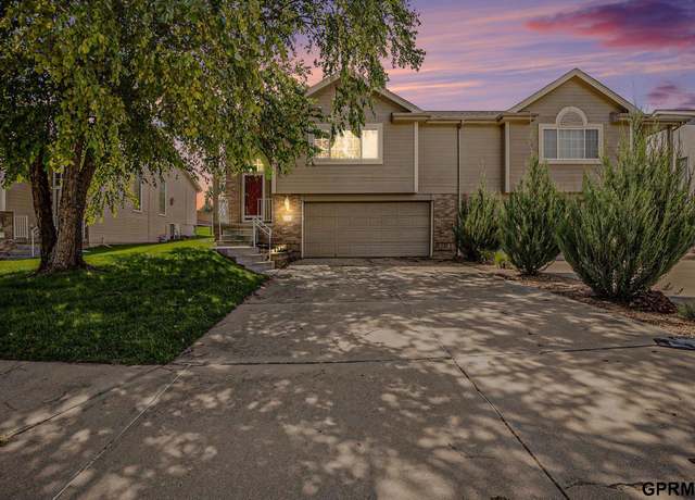 Property at 7314 S 174th St, Omaha, NE 68136, 3 beds, 2 baths