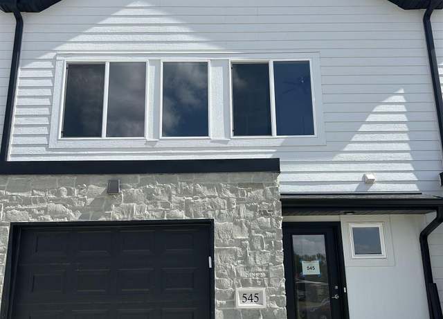 Property at 545 W Corsac Rd, Lincoln, NE 68523, 4 beds, 2.5 baths