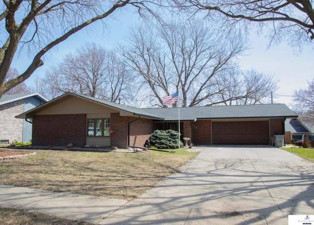 Property at 1118 N 1st St, Seward, NE 68434, 5 beds, 3 baths