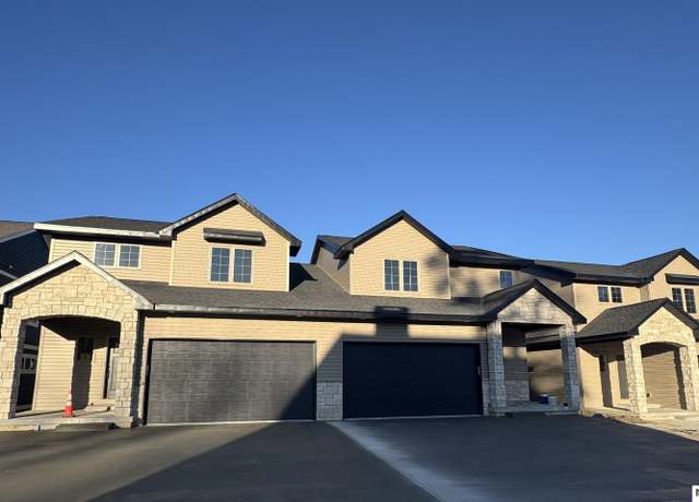 Property at 307 S 55th St, Lincoln, NE 68510, 4 beds, 4.5 baths