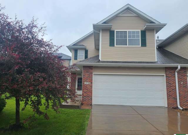 Property at 1730 Sawyer St, Lincoln, NE 68505, 3 beds, 2.5 baths