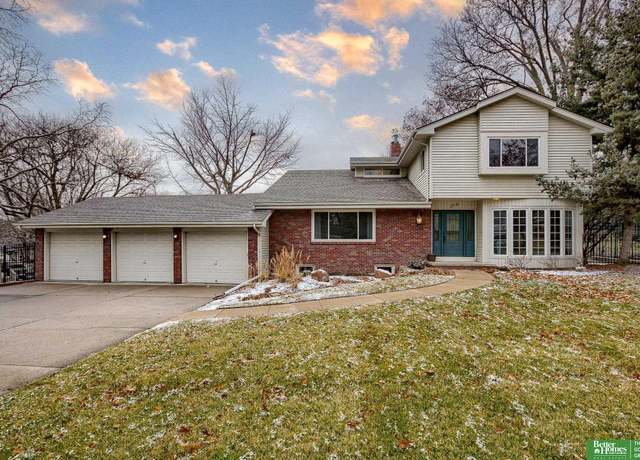 Property at 216 S 123rd St, Omaha, NE 68154, 4 beds, 3.5 baths