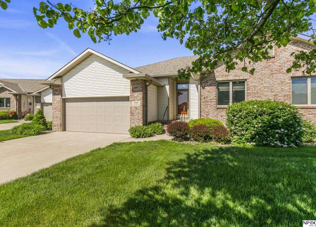 Property at 707 Heatherwood St, Fremont, NE 68025, 3 beds, 3 baths