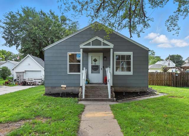 Property at 1824 N Union St, Fremont, NE 68025, 2 beds, 1 bath