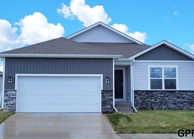 Property at 12706 S 205th St, Gretna, NE 68028, 4 beds, 3 baths