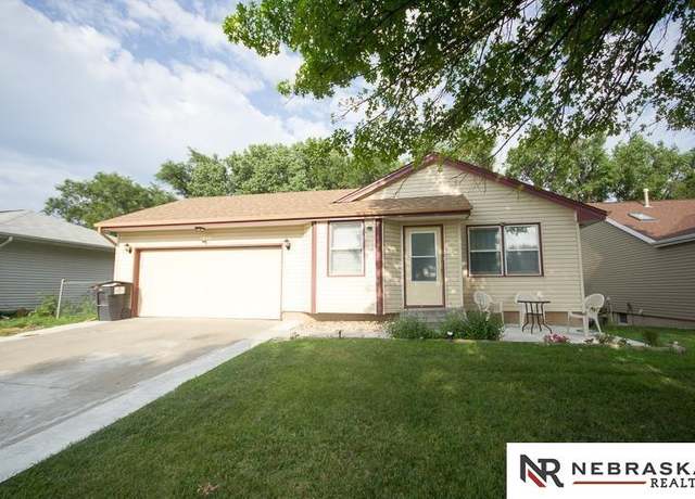Property at 2808 NW 7th St, Lincoln, NE 68521, 4 beds, 2 baths