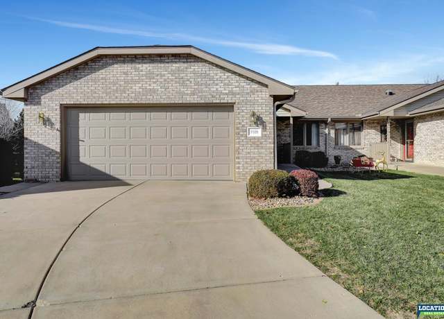 Property at 7120 Culwells Ct, Lincoln, NE 68516, 3 beds, 3 baths