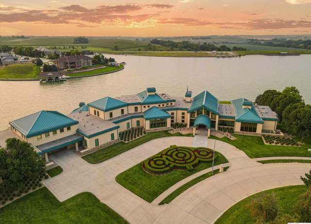 Property at 17506 Island Cir, Bennington, NE 68007, 5 beds, 8 baths