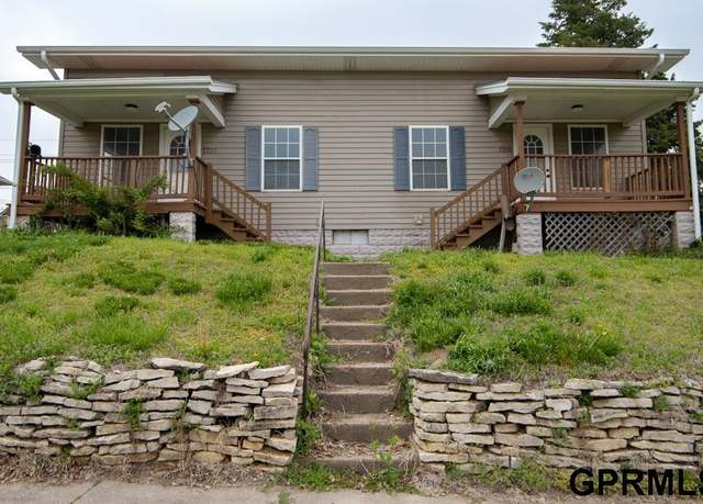 Property at 7720 Park Dr, Ralston, NE 68127, 4 beds, 4 baths