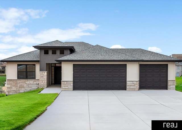 Property at 22041 Elderberry Rd, Glenwood, IA 51534, 4 beds, 3 baths