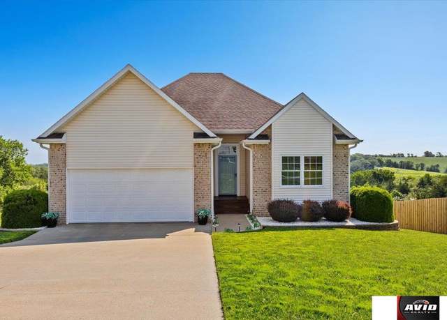 Property at 8519 Pawnee Ln, Plattsmouth, NE 68048, 4 beds, 3 baths