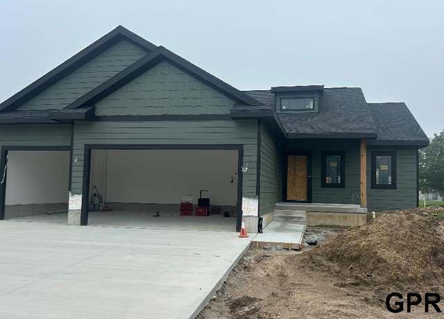 Property at 6664 Shadow Ridge Pl, Columbus, NE 68601, 5 beds, 3 baths
