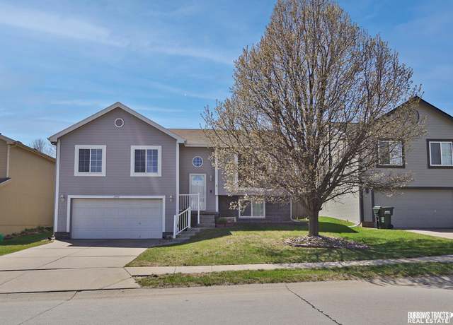 Property at 17171 Ruggles St, Omaha, NE 68116, 3 beds, 2 baths