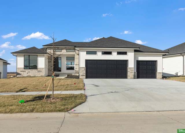 Property at 5432 Kestrel Pkwy, Elkhorn, NE 68022, 6 beds, 3.5 baths