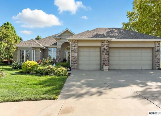 Property at 18902 Pierce Plz, Omaha, NE 68130, 3 beds, 3 baths