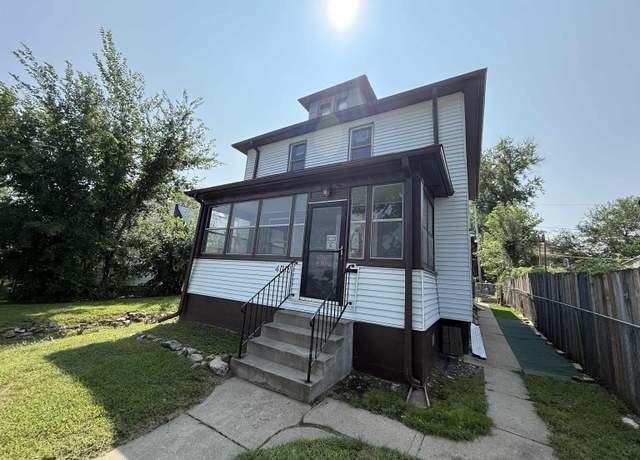 Property at 4019 Seward St, Omaha, NE 68111, 4 beds, 3 baths