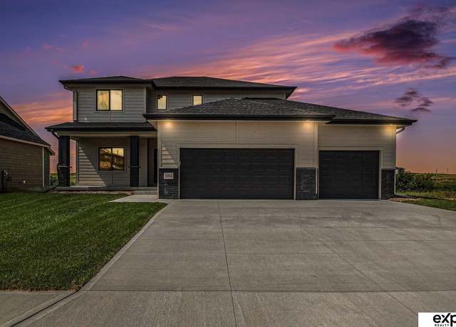Property at 11012 S 218 St, Gretna, NE 68028, 4 beds, 2.5 baths
