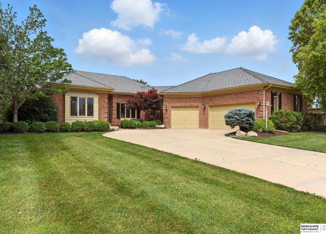 Property at 3118 S 169th Plz, Omaha, NE 68130, 3 beds, 4 baths
