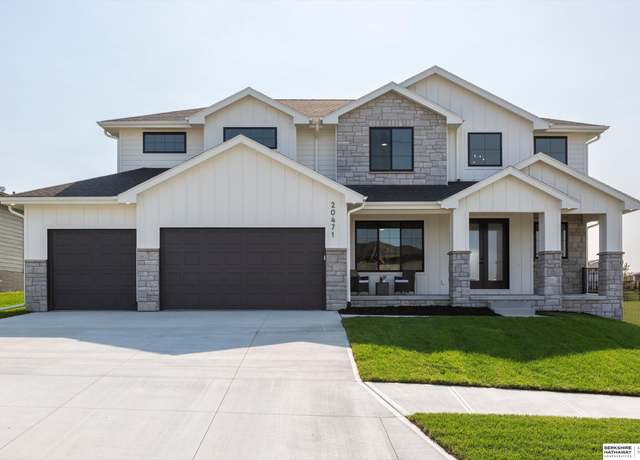 Property at 6617 S 214th St, Omaha, NE 68022, 4 beds, 3.5 baths