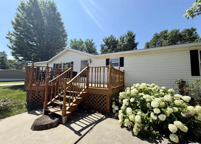 Property at 3809 NW Ebony Ct, Lincoln, NE 68521, 4 beds, 2 baths