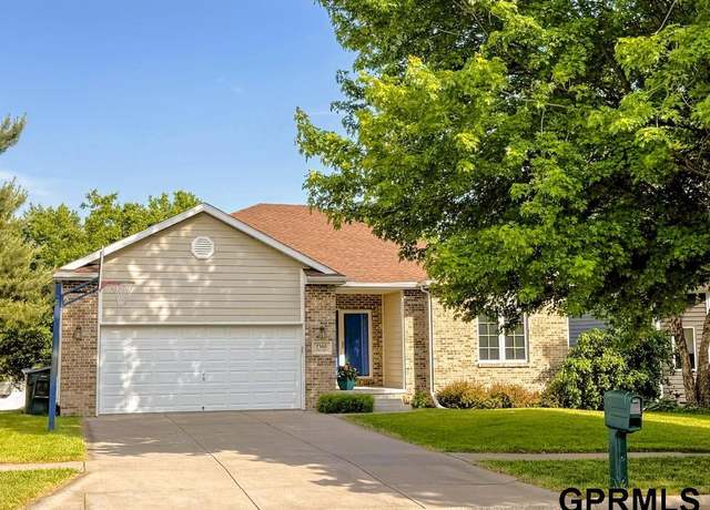 Property at 7360 Collister Rd, Lincoln, NE 68516, 4 beds, 3 baths