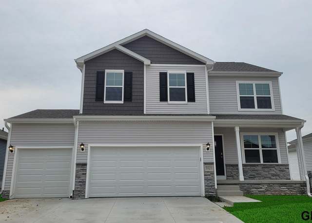 Property at 17057 Reynolds St, Bennington, NE 68007, 4 beds, 2.5 baths