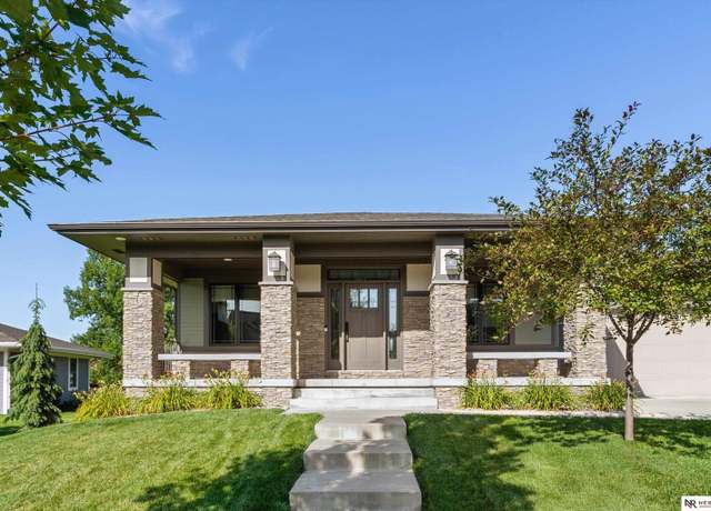 Property at 6919 Wildrye Rd, Lincoln, NE 68521, 4 beds, 3 baths