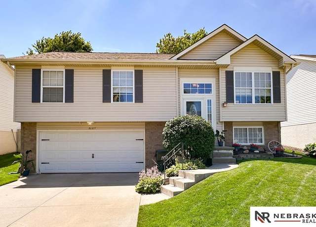 Property at 16507 Yates St, Omaha, NE 68116, 3 beds, 2 baths