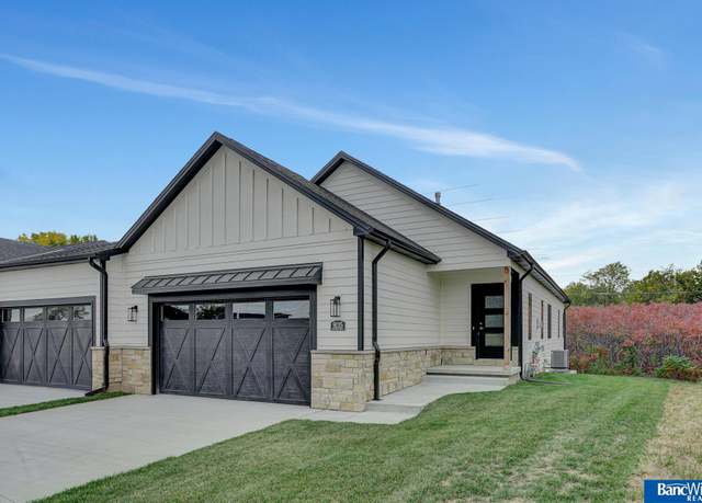 Property at 9119 Hillcrest Trl, Lincoln, NE 68520, 3 beds, 3 baths