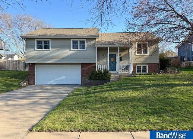Property at 3410 Wildbriar Ln, Lincoln, NE 68516, 3 beds, 3 baths