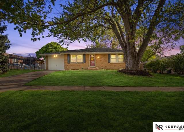 Property at 7411 Baldwin Ave, Lincoln, NE 68507, 4 beds, 2 baths