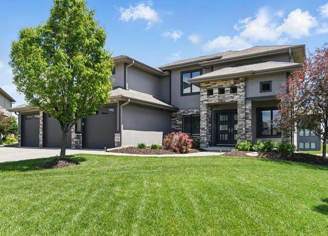 Property at 20956 Pine Cir, Elkhorn, NE 68022, 5 beds, 4.5 baths