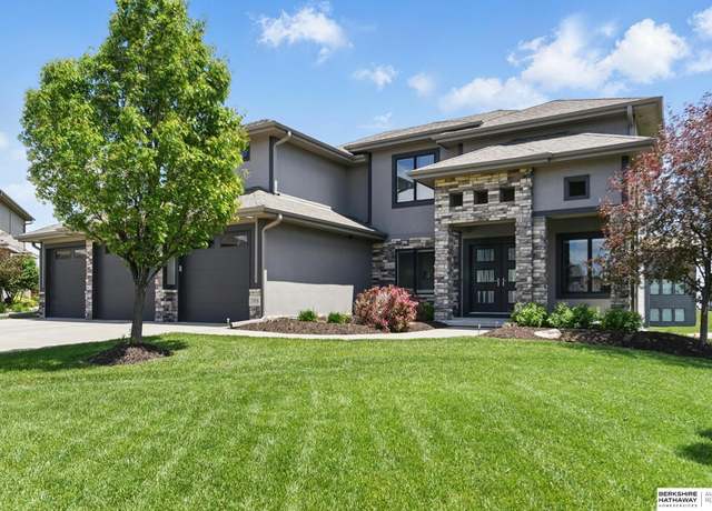 Property at 20956 Pine Cir, Elkhorn, NE 68022, 5 beds, 4.5 baths
