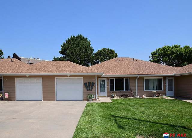 Property at 2308 W Q St, Lincoln, NE 68528, 2 beds, 2 baths