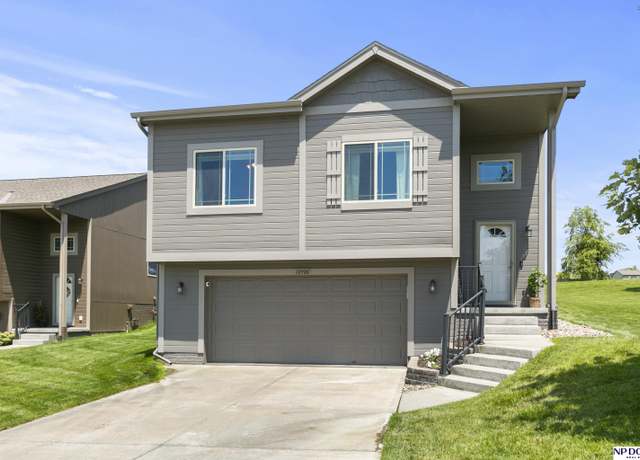 Property at 18908 Drexel Cir, Omaha, NE 68135, 3 beds, 2 baths