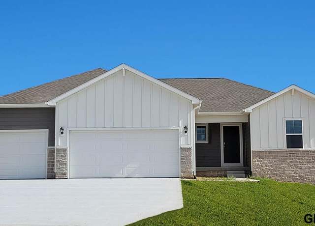 Property at 6430 Park Crest Dr, Papillion, NE 68157, 3 beds, 2.5 baths