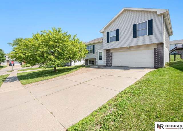 Property at 7859 Bauman Ave, Omaha, NE 68122, 3 beds, 2 baths