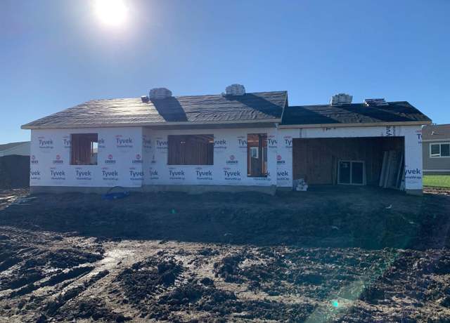 Property at 903 Sunridge Dr, Beatrice, NE 68310, 4 beds, 3 baths