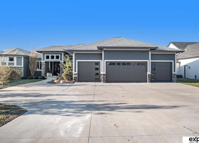 Property at 17703 N Reflection Cir, Omaha, NE 68007, 5 beds, 4 baths