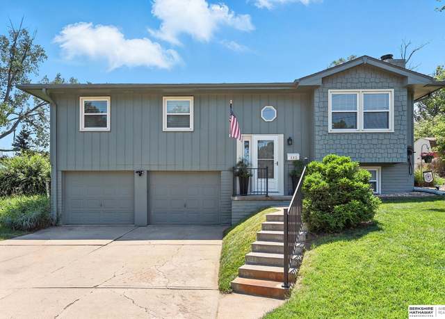 Property at 603 Cedardale Rd, Papillion, NE 68046, 3 beds, 2 baths
